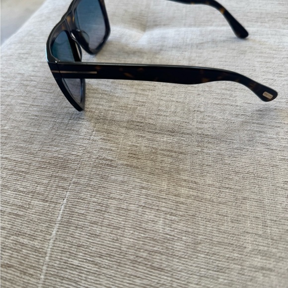 Tom Ford Square Sunglasses - Picture 5 of 5